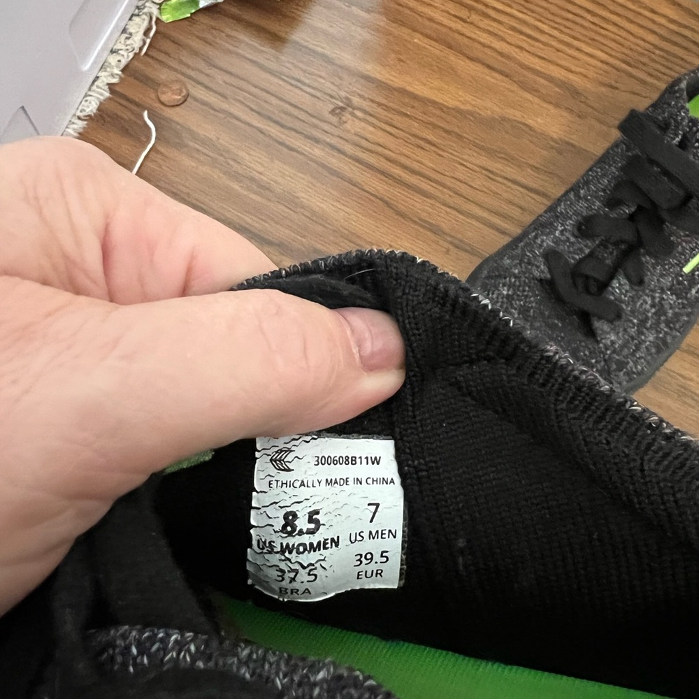 Cariuma Black Gray Casual woven bamboo knit IBI Sneakers. Sustainable - Picture 10 of 10
